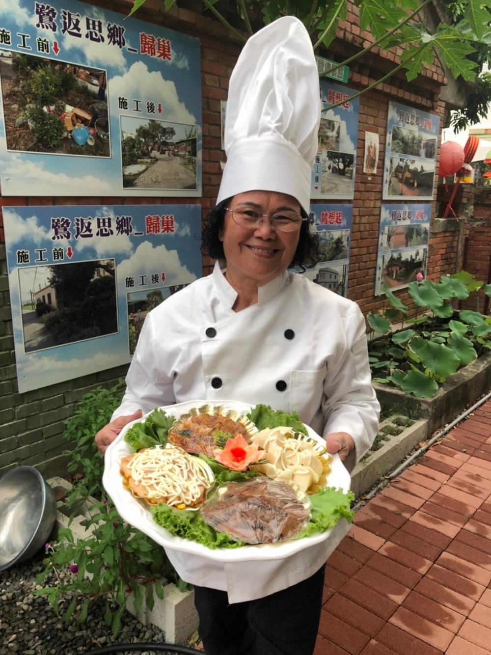 圖說：武鹿社區總鋪師陳芙蓉，於「在地職人回憶鷺、再現社區好時光」辦桌日，大展廚藝。
（放置位置：第七段第三行之學生挖掘社區總鋪師）