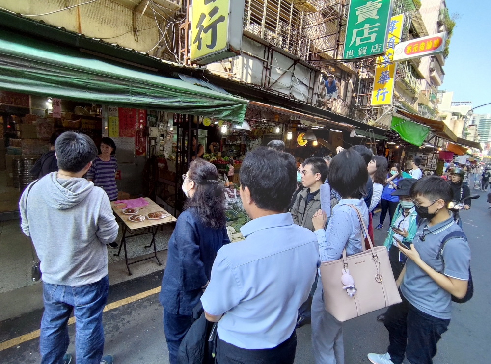 1090309教師社群信義區主場域踏查。
透過街區走讀了解未來執行場域之歷史、風土民情、特色。