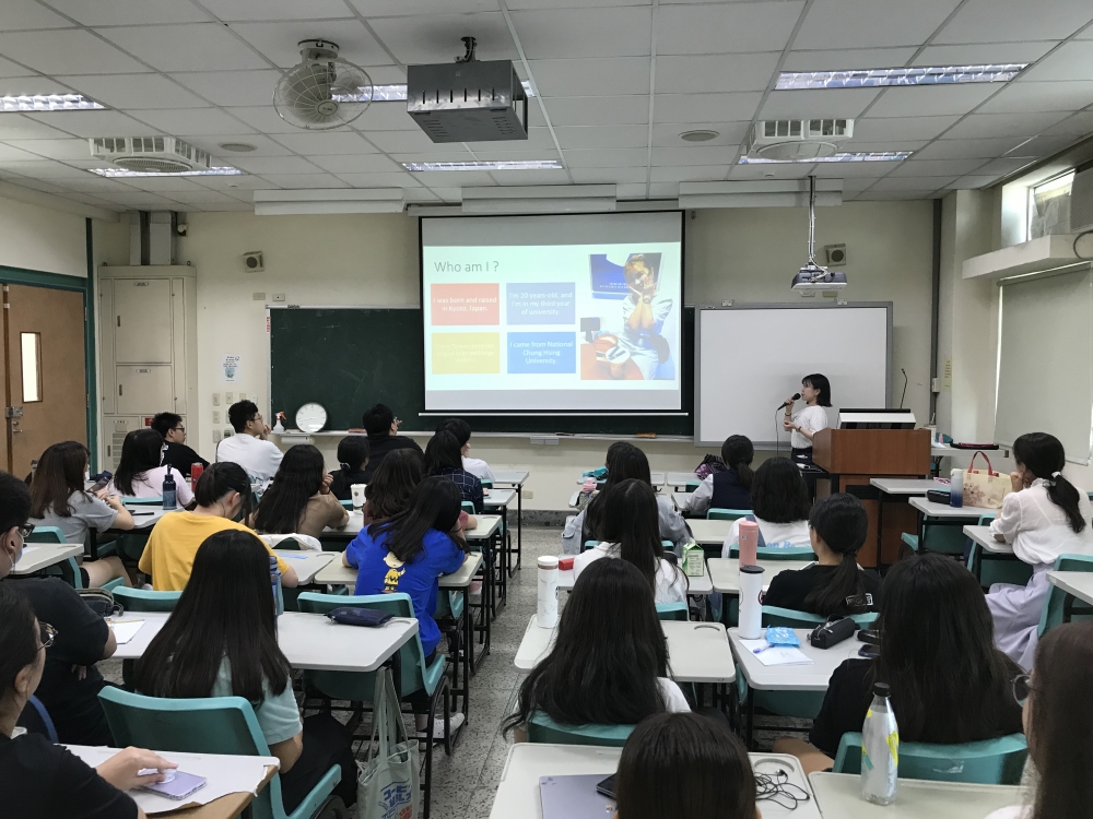 外國人至班級分享
Cultural exchange in the classroom