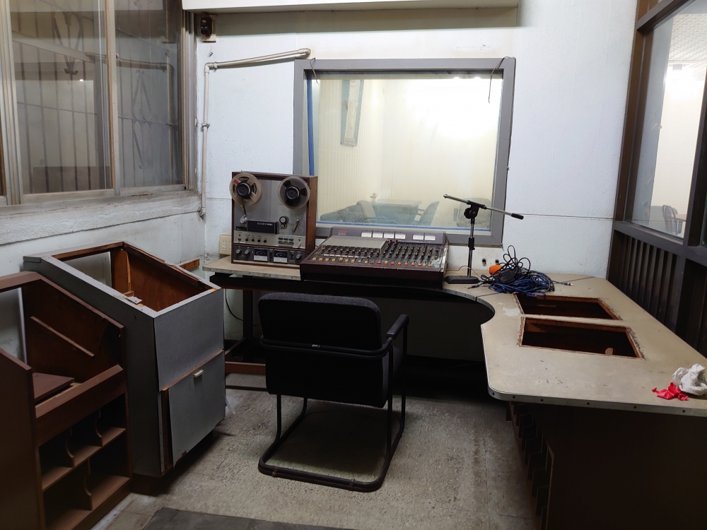中聲廣播電臺凋零的錄音室
The forgotten recording studio in Voice Chung radio station